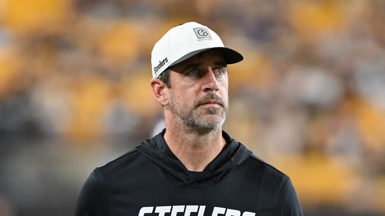 Aaron Rodgers Calls Out Refs in Steelers-Falcons Game