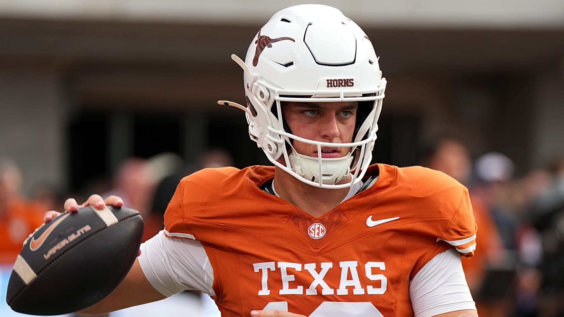 Arch Manning Falls in Rankings Before Texas-Tennessee