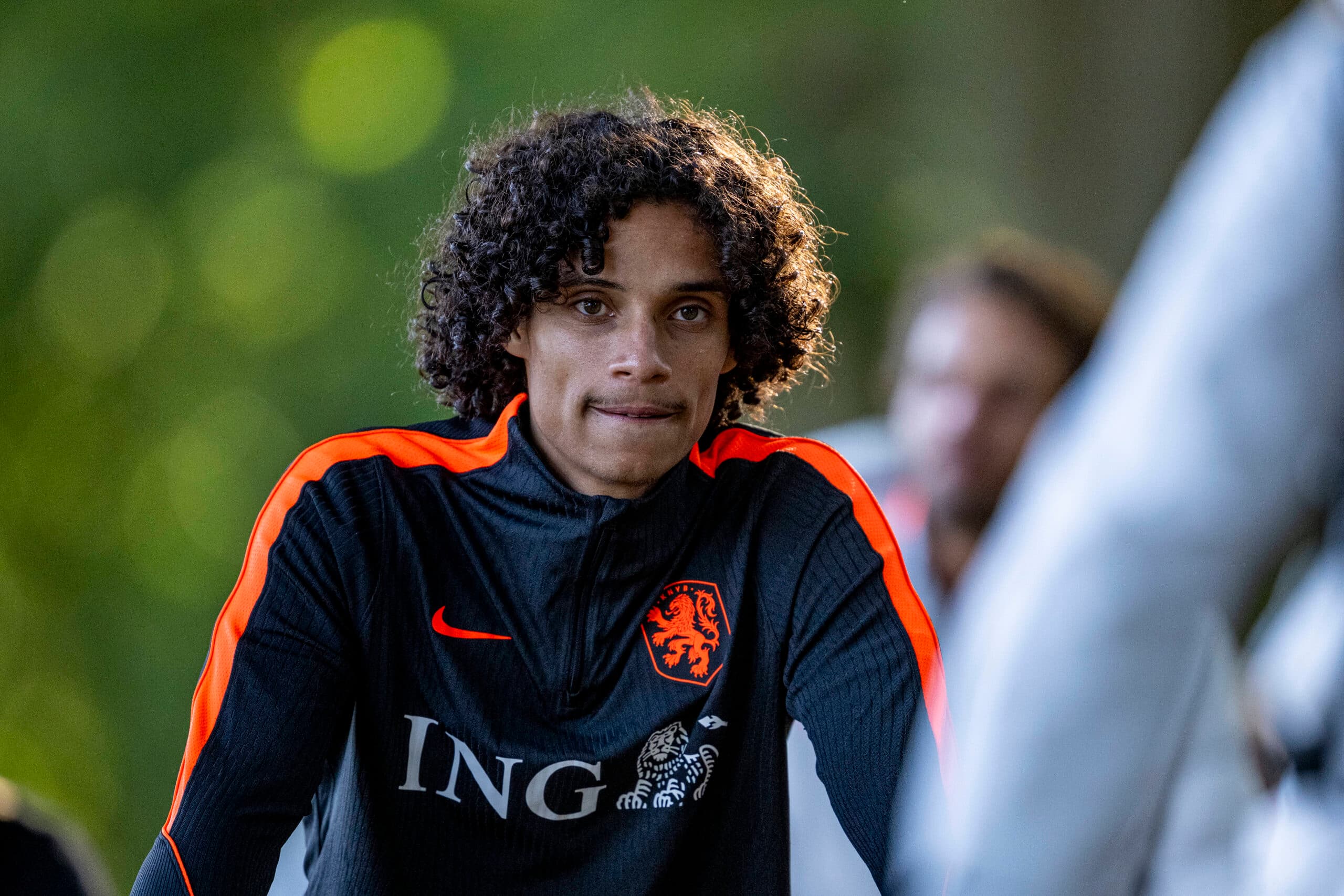Arsenal & Chelsea Set for Midfielder Battle - Report