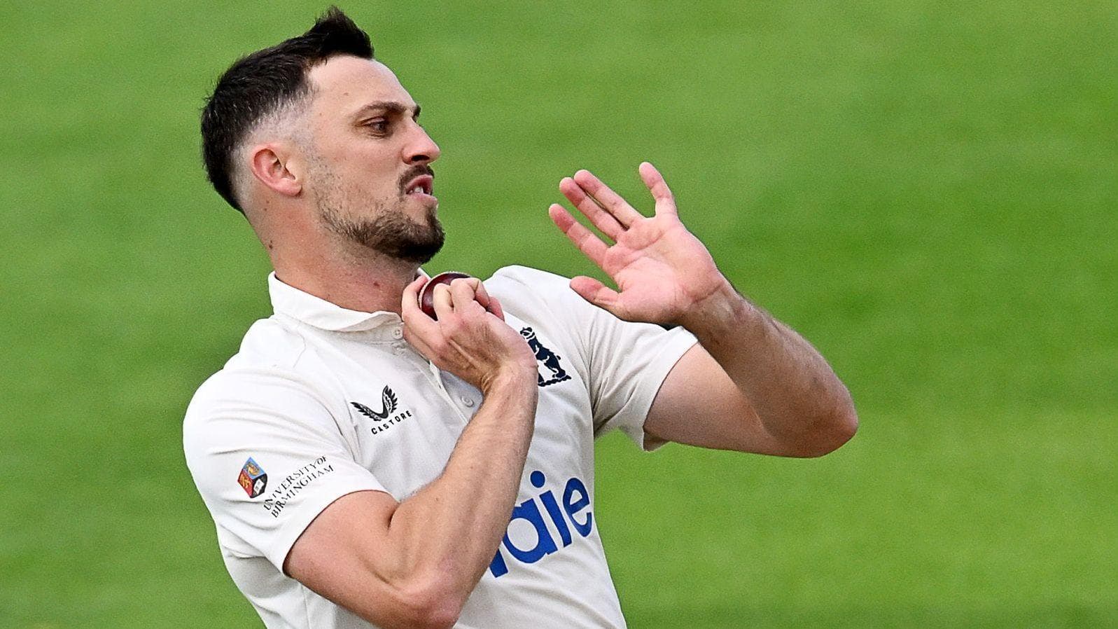 Bears’ Bamber Batters Glamorgan in Crushing Win