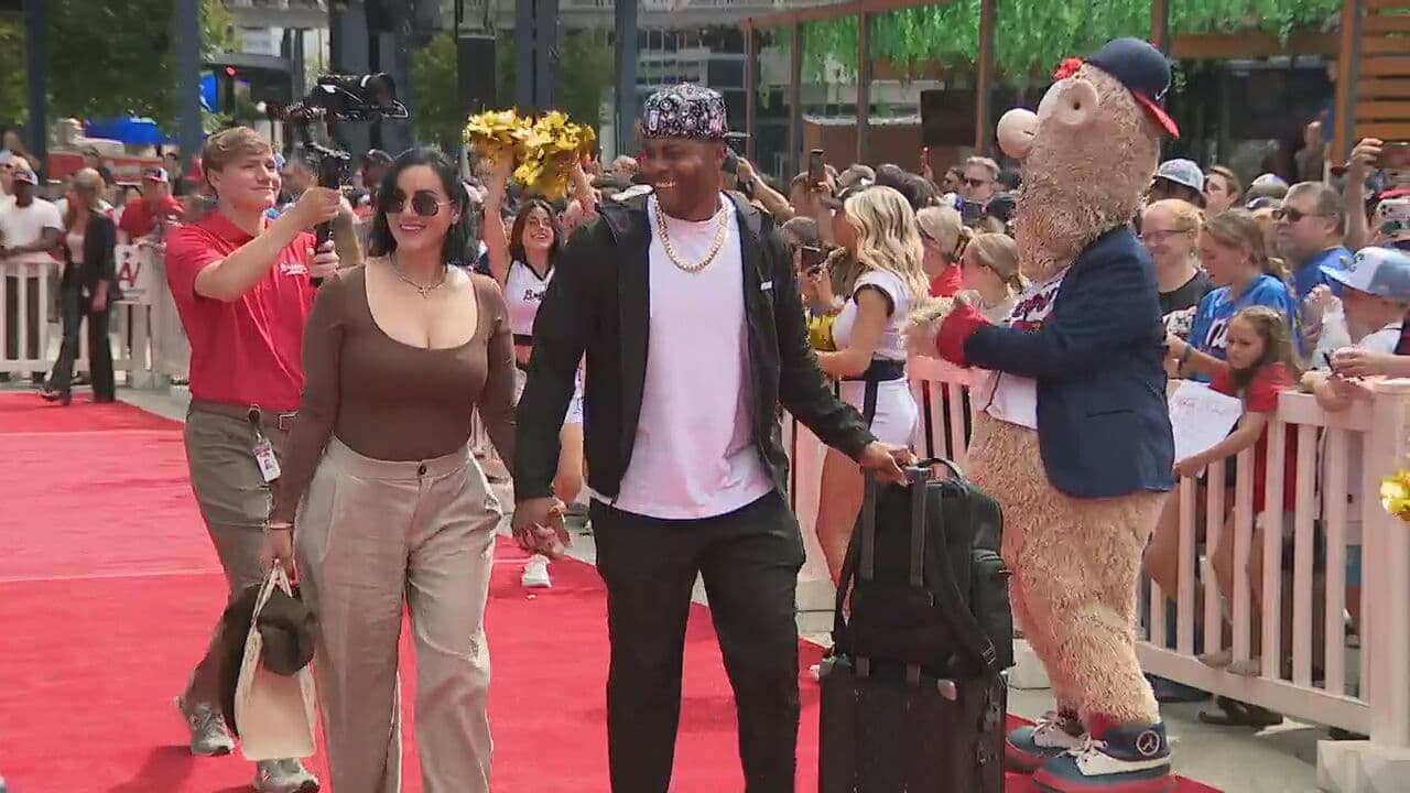 Braves Get Hollywood Sendoff Ahead of NLDS vs Dodgers