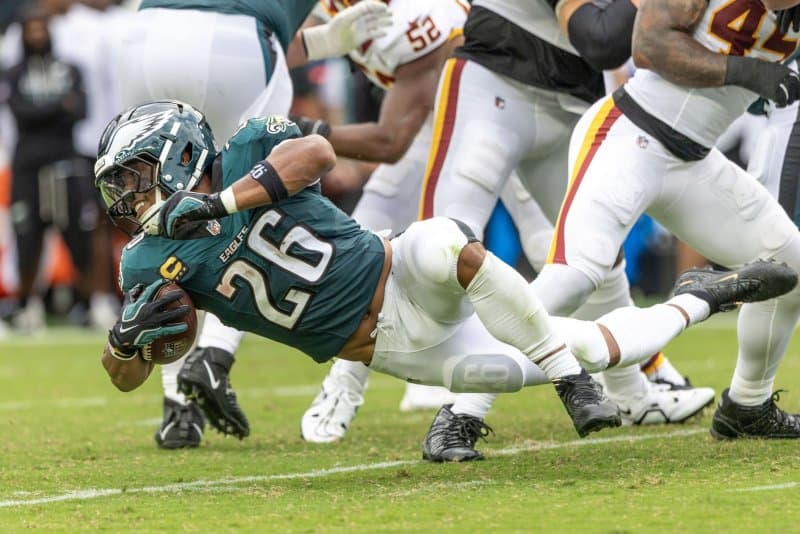 Eagles' Saquon Barkley Back at Practice, Could Play