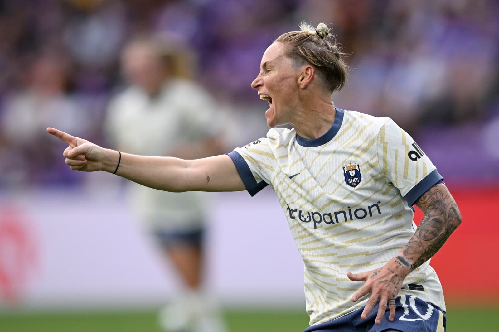 Fishlock’s Winner Lifts Reign Past Bay FC 3-2