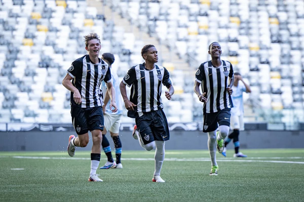 Galo crush Grêmio 3-0 in U17 Championship