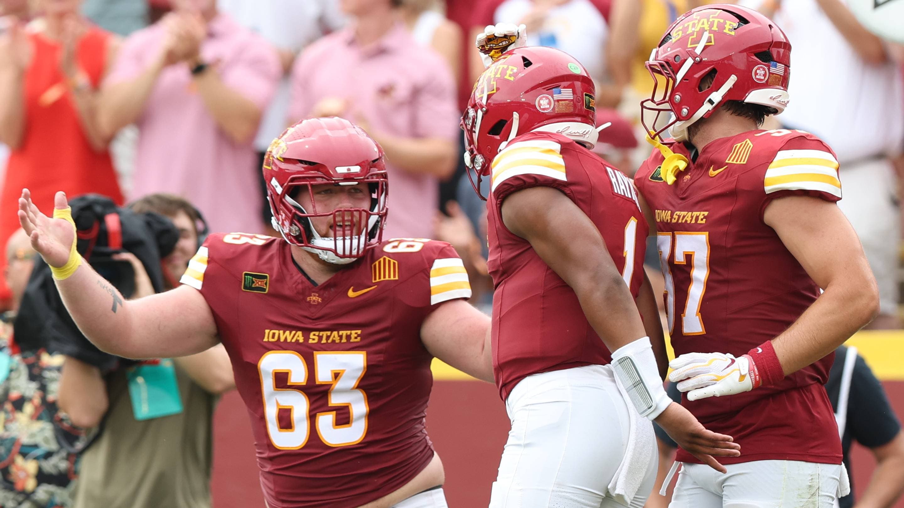 Iowa State's Braden Smith, Jaylen Raynor Celebrate TD Win