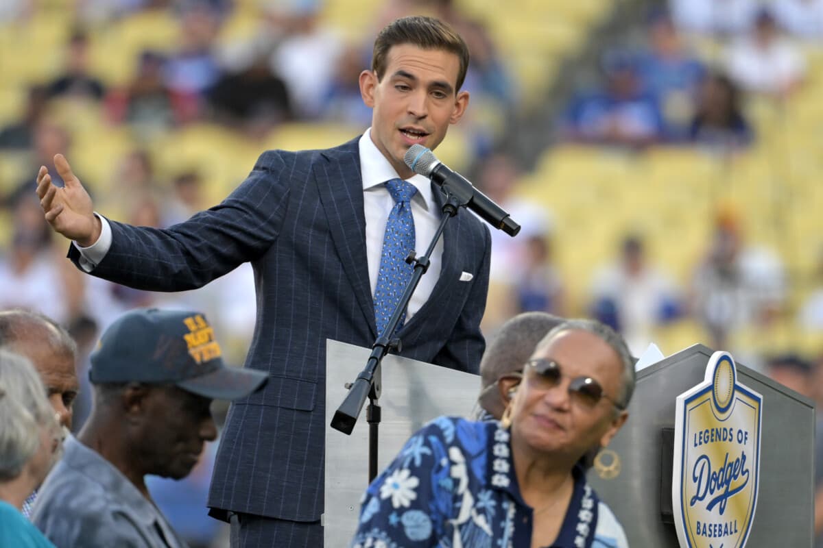Joe Davis Out: Braves Announcer Calls NLDS Game 4