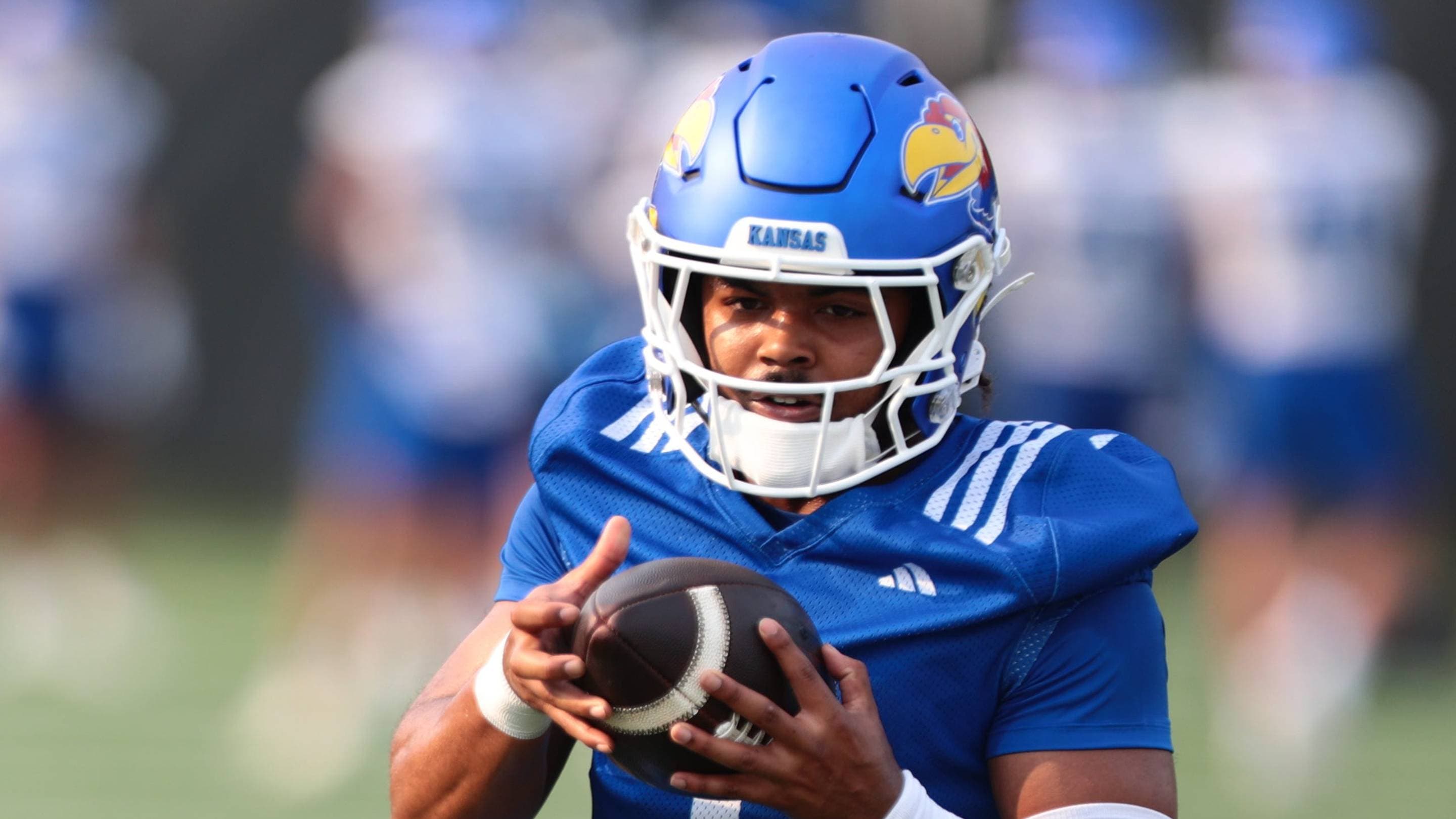 Kansas RB Dylan Edwards Shines at 2026 Fall Camp