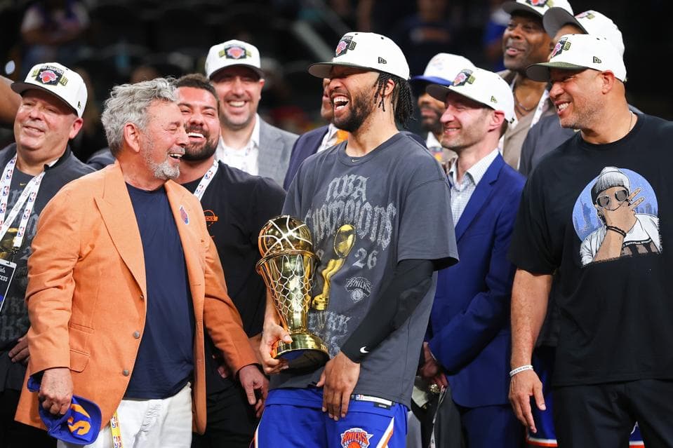 Knicks Apologize for Ring Controversy, Pledge $3.7M