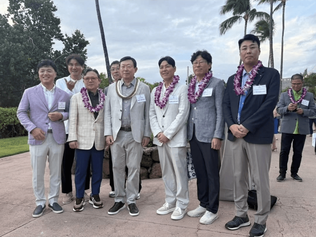 Lotte Chairman Mixes Golf & Deals at LPGA Hawaii 2026