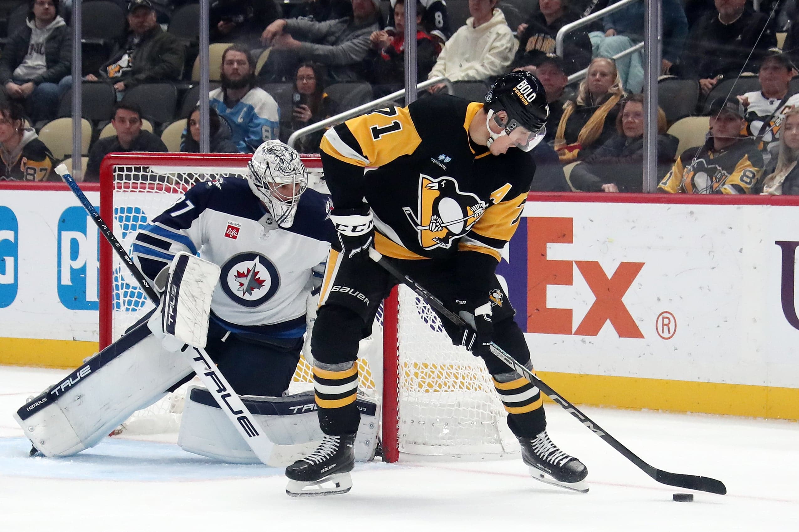 Penguins Milestones, Waivers & Hellebuyck Trade Buzz