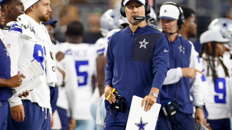 Schottenheimer Blasts Cowboys as Ex-Star Eyes Rival
