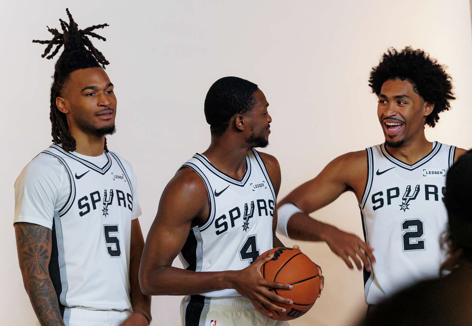 Spurs' Three-Guard Lineup vs Suns: Fox, Castle, Harper