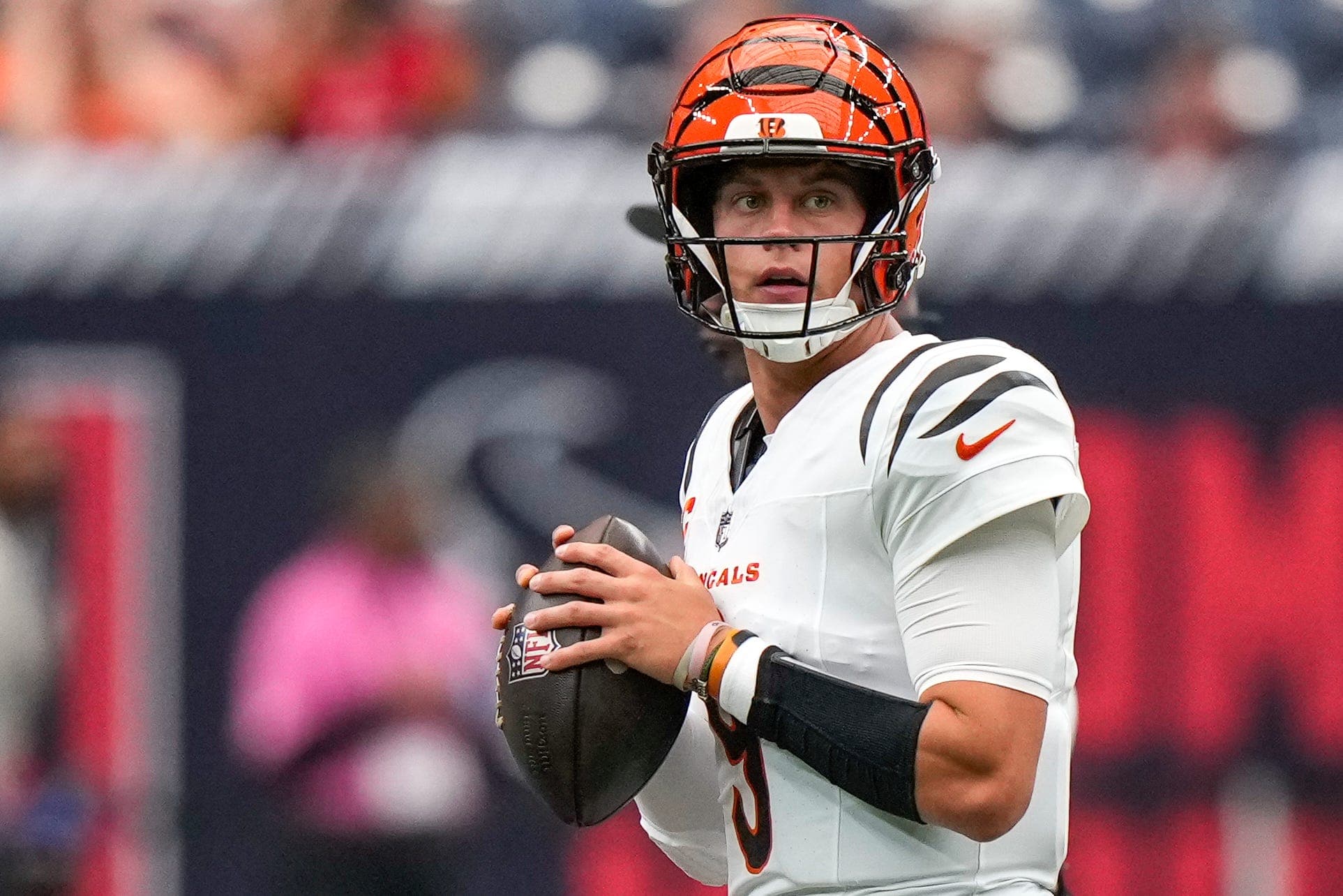 Bengals' Burrow Practices Ahead of Week 3 vs Steelers