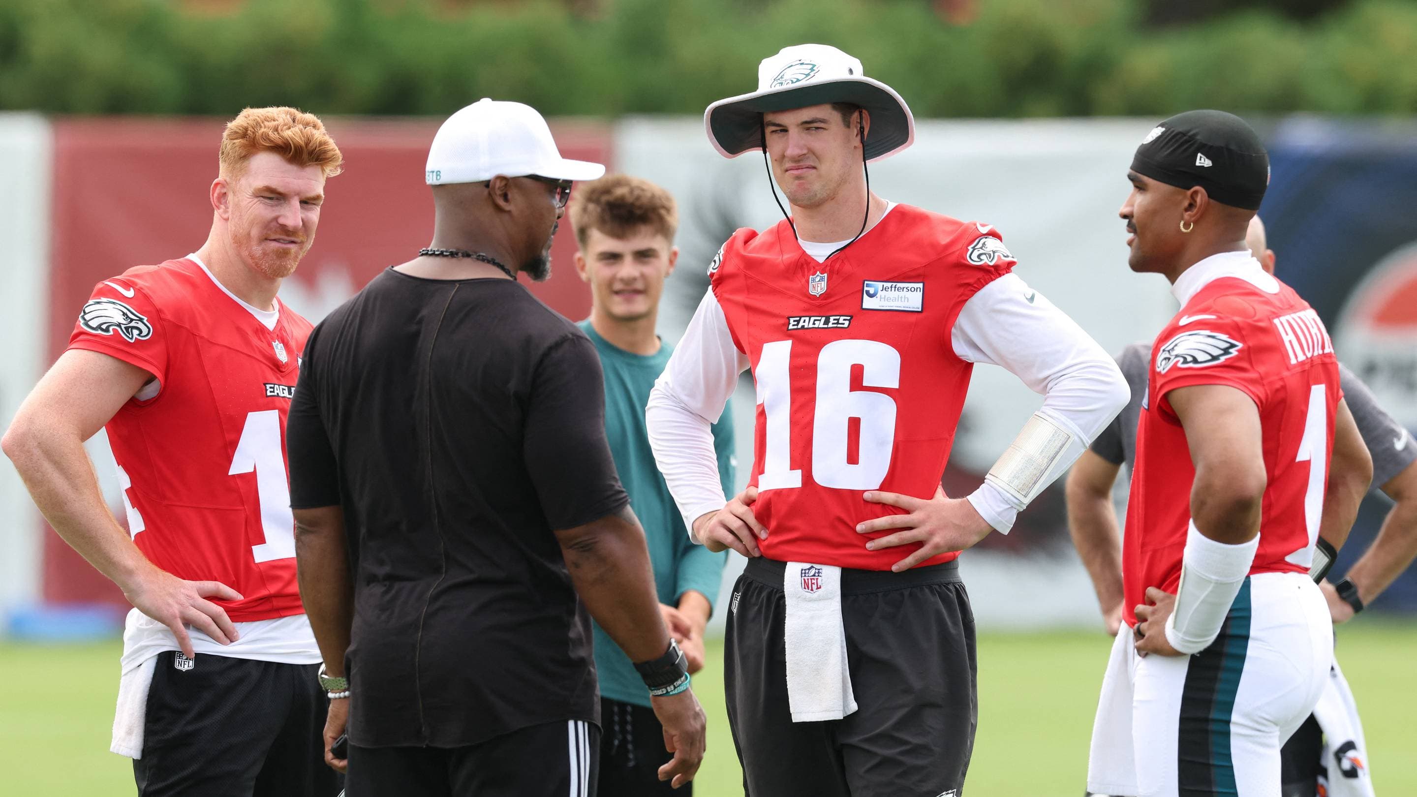 Eagles Legend Brian Dawkins Mentors Hurts & QBs at Camp