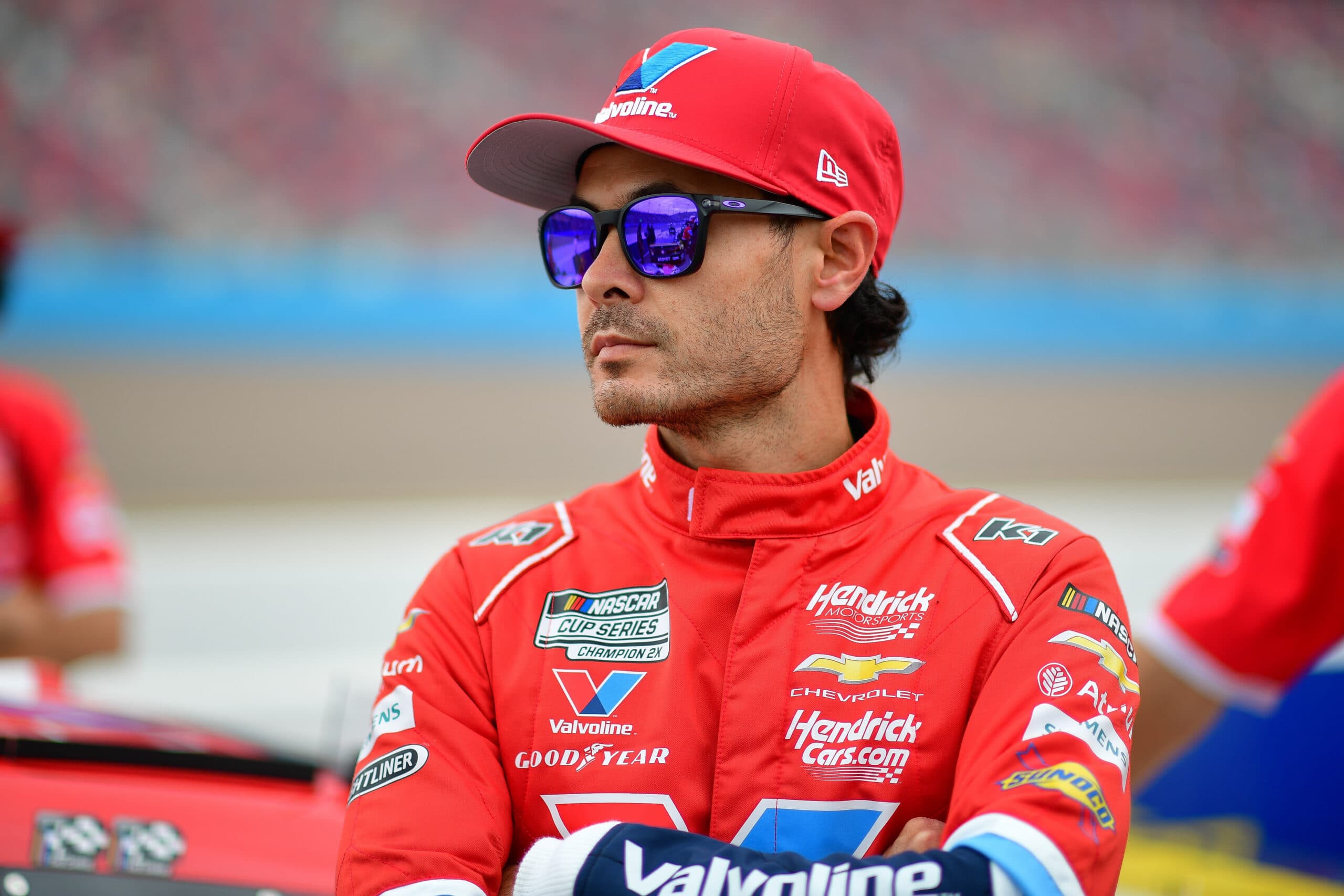 Kyle Larson Phoenix Nightmare: Title Lead Takes a Hit