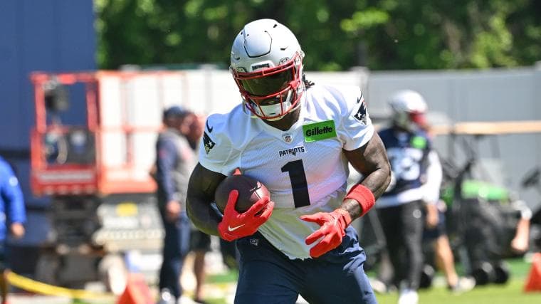 A.J. Brown Injured in Practice, Refuses to Leave Field