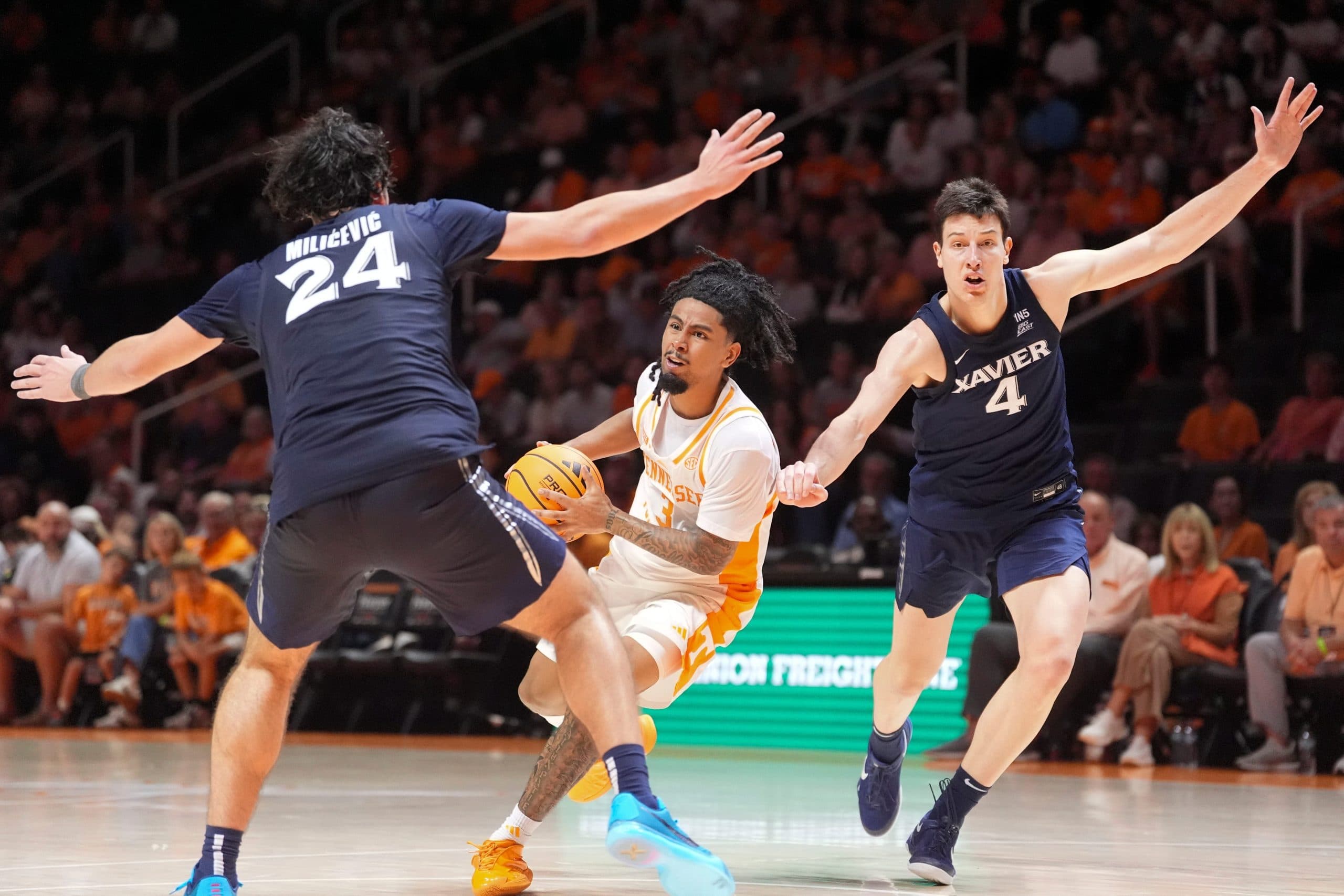 Tennessee's Terrence Hill Jr. Hurt in Duke Exhibition