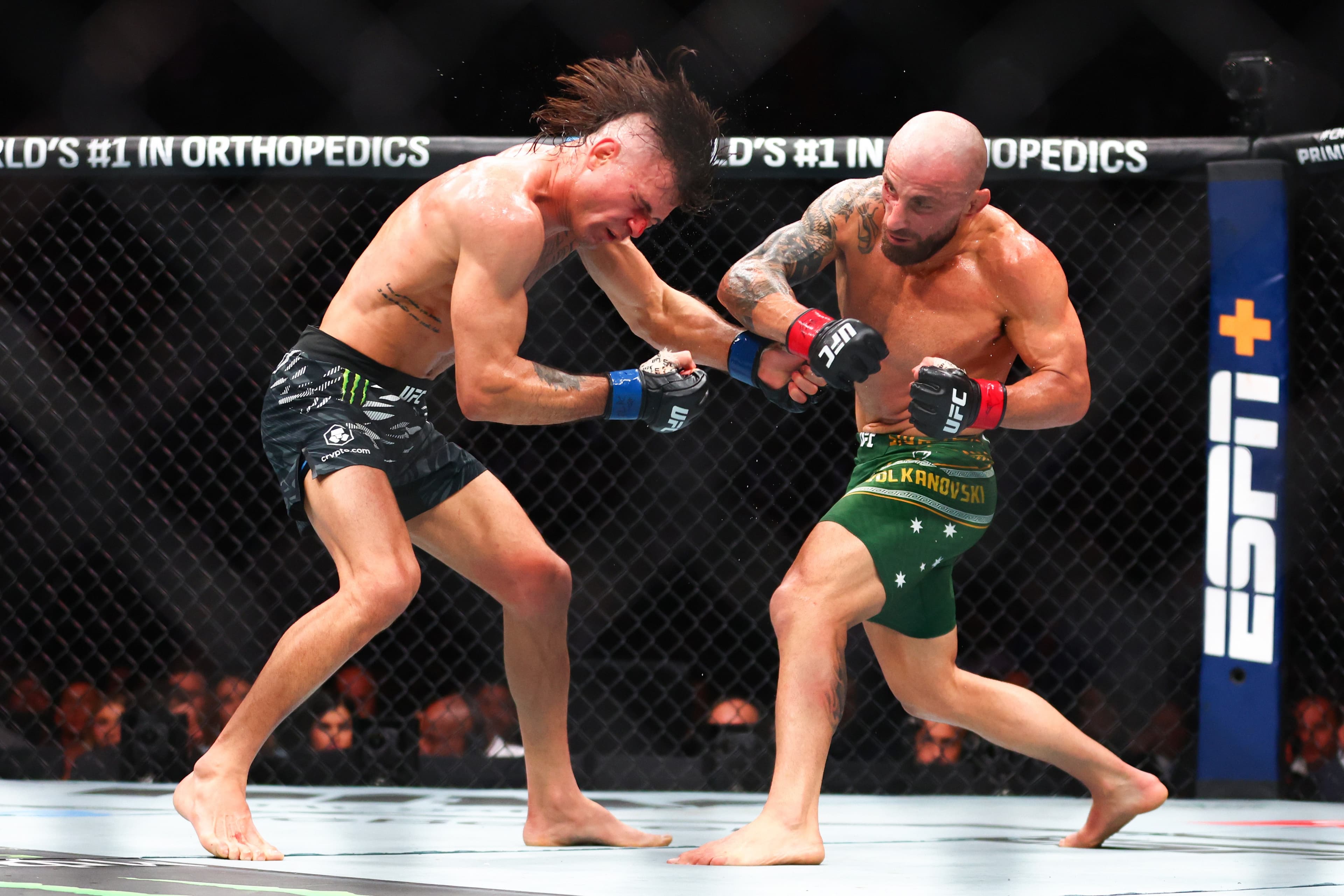 Volkanovski Plans Wild Finish of Evloev at UFC 333